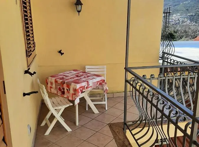 Bebe' شقة فيكو إيكوينس